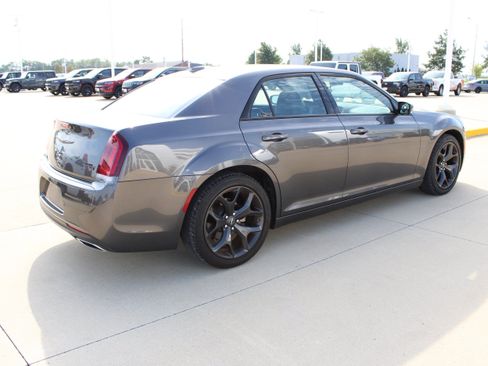 Used 2023 Chrysler 300 S w/ Comfort Group RWD image 6