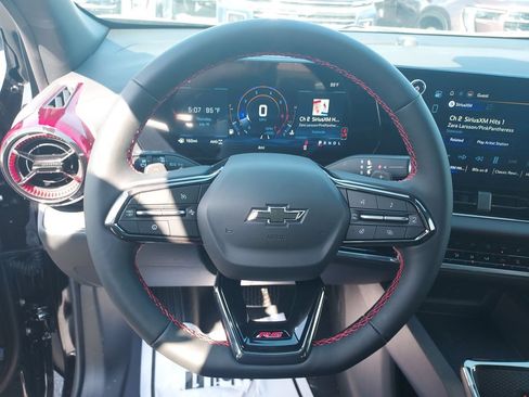 New 2027 Chevrolet Equinox RS w/ Convenience Package III AWD/4WD image 17