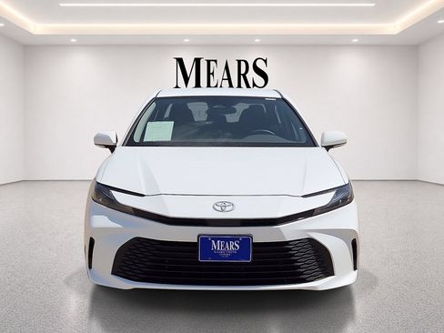 Used 2025 Toyota Camry LE FWD image 8