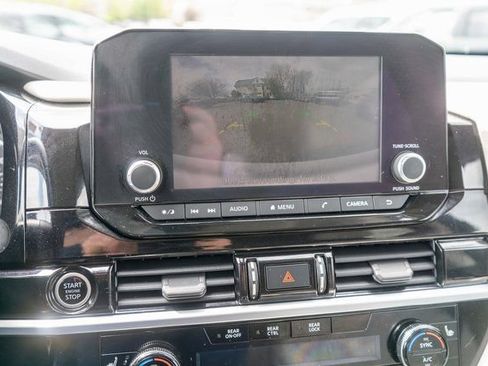 Used 2022 Nissan Pathfinder SV AWD/4WD image 30
