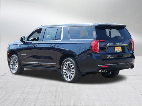 Used 2023 GMC Yukon XL Denali Ultimate AWD/4WD image 5