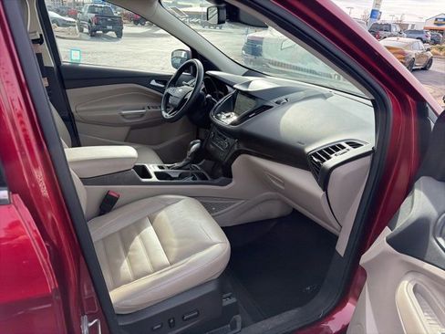 Used 2019 Ford Escape Titanium image 35