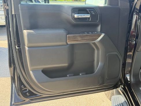 Used 2021 Chevrolet Silverado 1500 LT AWD/4WD image 31