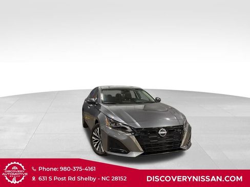 New 2025 Nissan Altima 2.5 SV image 1