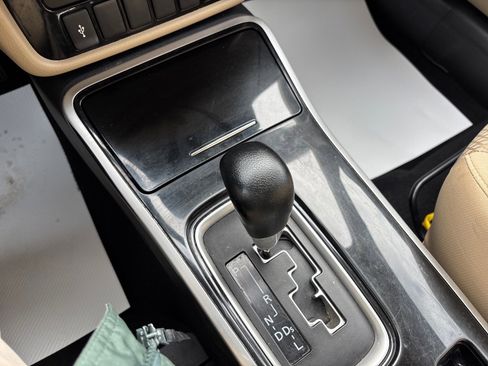 Used 2020 Mitsubishi Outlander ES image 29