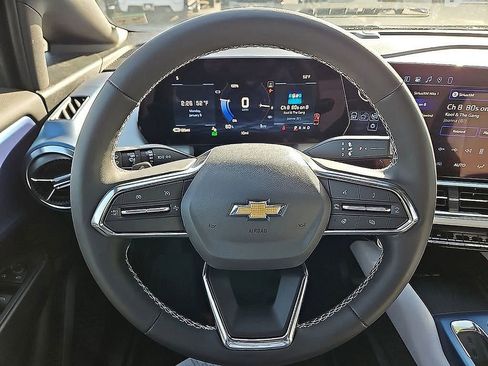 New 2026 Chevrolet Equinox EV LT image 14