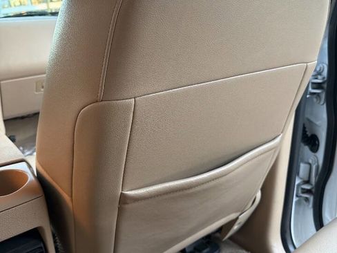 Used 2006 Ford Explorer Eddie Bauer image 16