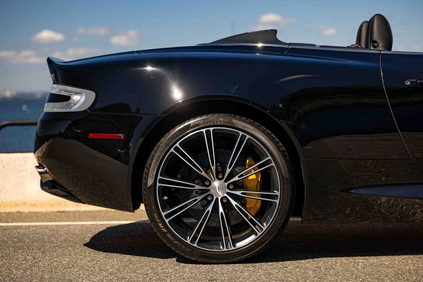Used 2013 Aston Martin DB9 Volante RWD image 81