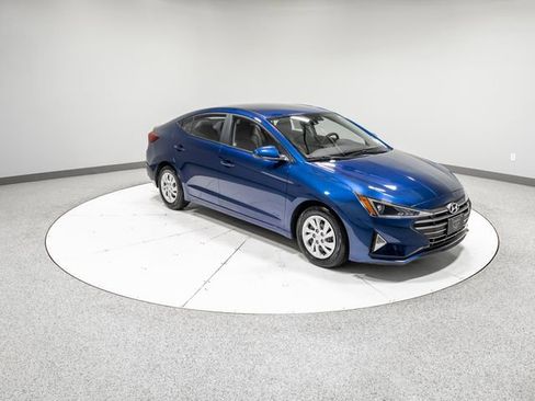 Used 2020 Hyundai Elantra SE FWD image 27