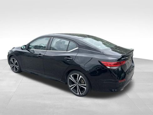 Used 2021 Nissan Sentra SR w/ SR Premium Package FWD image 3