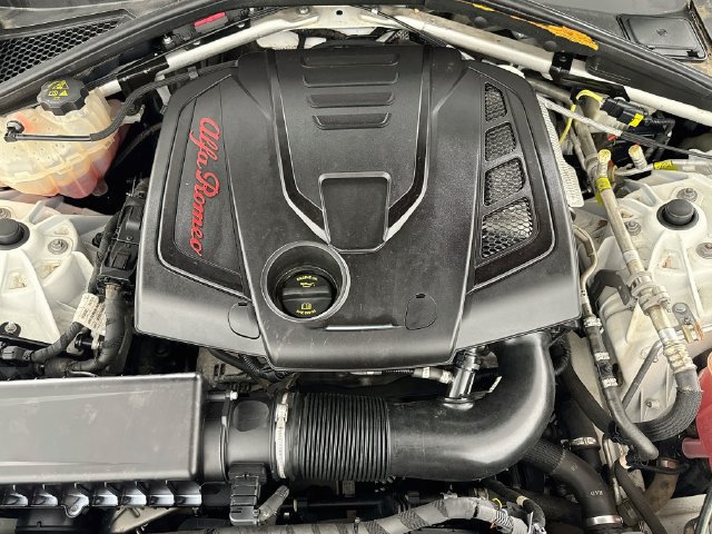 Used 2018 Alfa Romeo Giulia RWD image 36