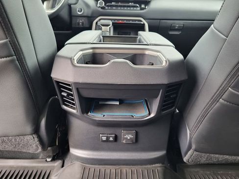 Used 2024 Toyota Tundra Limited AWD/4WD image 23