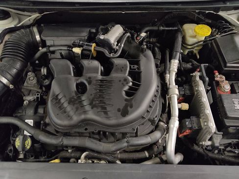 Used 2015 Chrysler 200 Limited image 30