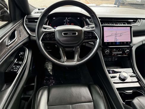 Used 2022 Jeep Grand Cherokee Overland w/ Luxury Tech Group IV image 2