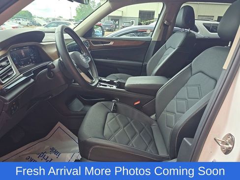 Used 2025 Volkswagen Atlas SE FWD image 7