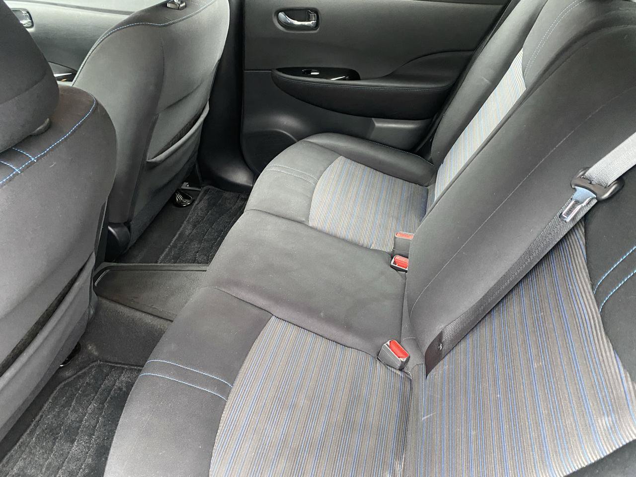 Used 2018 Nissan Leaf SV w/ Protection Package FWD image 11