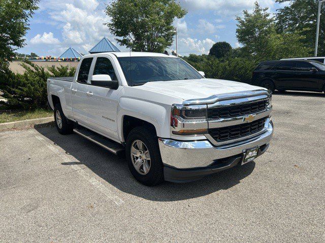 Used 2018 Chevrolet Silverado 1500 LT AWD/4WD image 3
