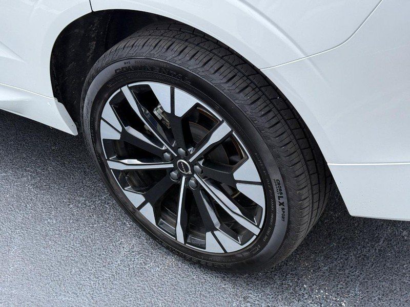 Used 2026 Volvo XC60 B5 Plus AWD/4WD image 8