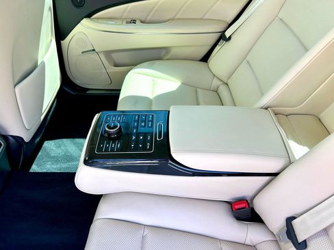 Used 2014 Hyundai Equus Signature image 15