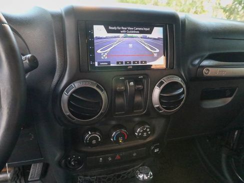 Used 2017 Jeep Wrangler Sport image 18