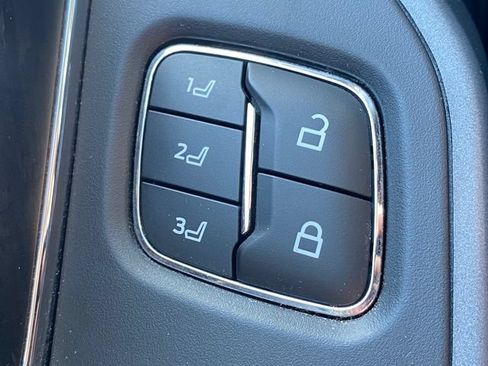 Used 2023 Ford F250 Lariat w/ Sport Appearance Package AWD/4WD image 37