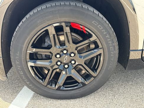 Used 2023 Chevrolet Traverse Premier w/ Redline Edition AWD/4WD image 13