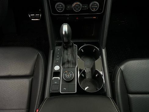 Used 2022 Volkswagen Atlas Cross Sport SEL R-Line image 15