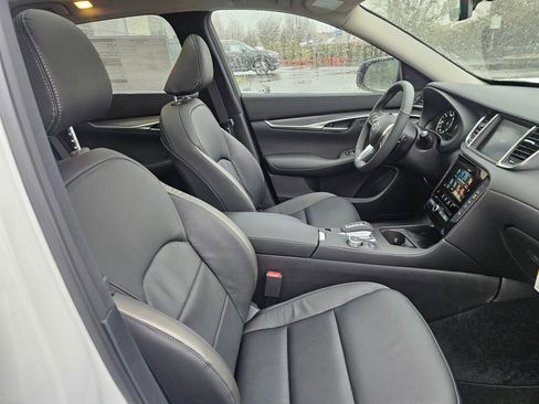 Used 2025 INFINITI QX50 Luxe image 11