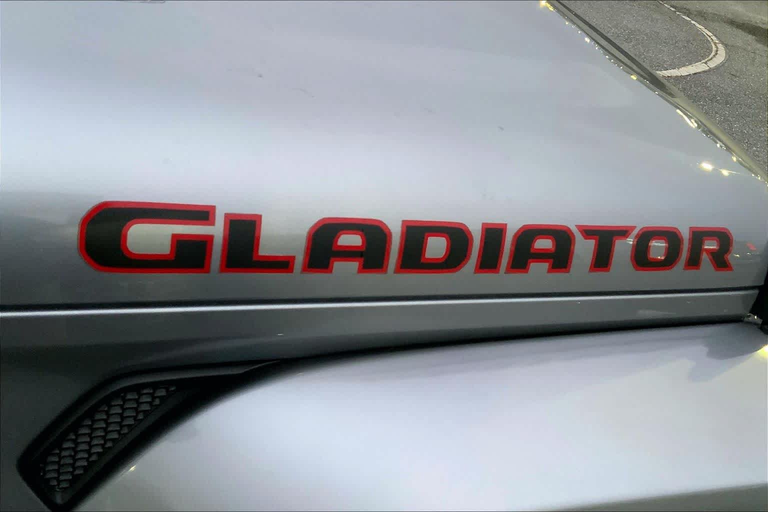 Used 2020 Jeep Gladiator Overland AWD/4WD image 28