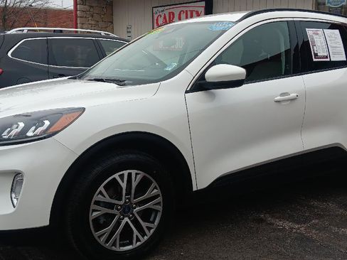 Used 2021 Ford Escape SEL image 3