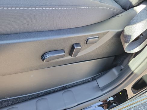 New 2026 Nissan Frontier SV w/ Tow Package RWD image 18