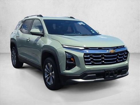 Certified 2025 Chevrolet Equinox LT w/ Convenience Package II FWD image 3
