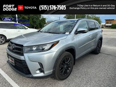 Used 2019 Toyota Highlander SE
