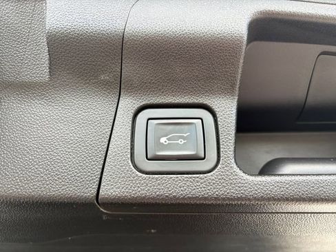 Used 2019 GMC Acadia SLE FWD image 18