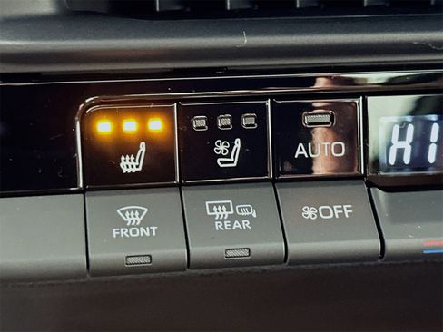 New 2025 Toyota Crown Signia Limited image 21