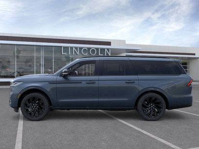 New 2026 Lincoln Navigator L Reserve w/ Jet Appearance Package