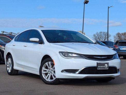 Used 2015 Chrysler 200 Limited FWD image 28