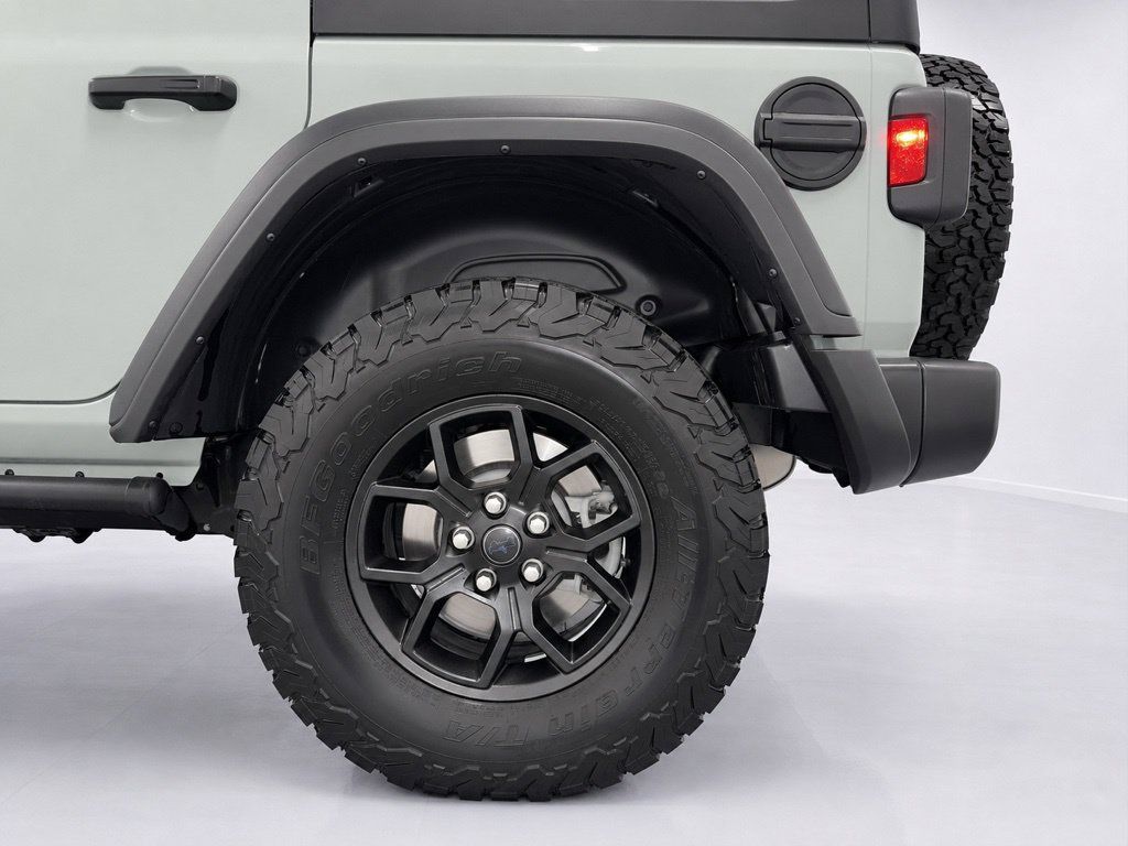 Used 2024 Jeep Wrangler Unlimited AWD/4WD image 13