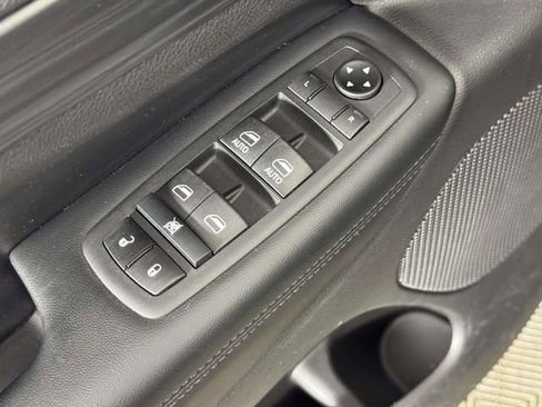 Used 2020 Jeep Grand Cherokee Laredo image 18