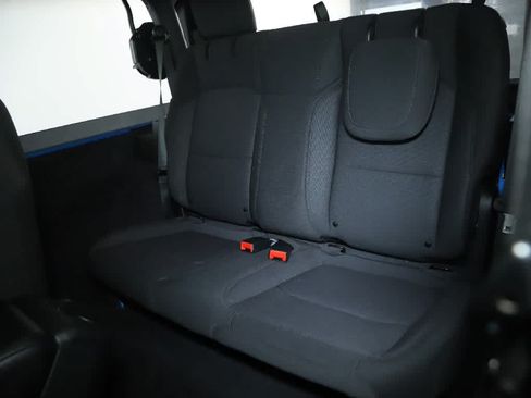Used 2023 Jeep Wrangler Sport AWD/4WD image 15