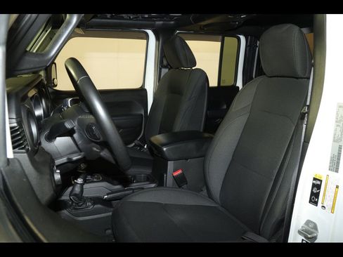 Used 2022 Jeep Gladiator Sport AWD/4WD image 12
