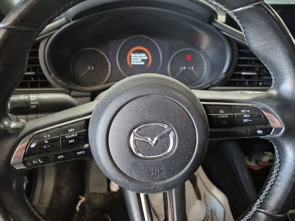 Used 2024 MAZDA MAZDA3 s FWD image 9