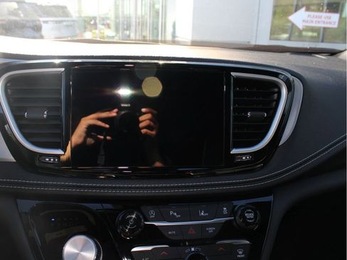 New 2026 Chrysler Pacifica Limited w/ S Appearance Package image 16