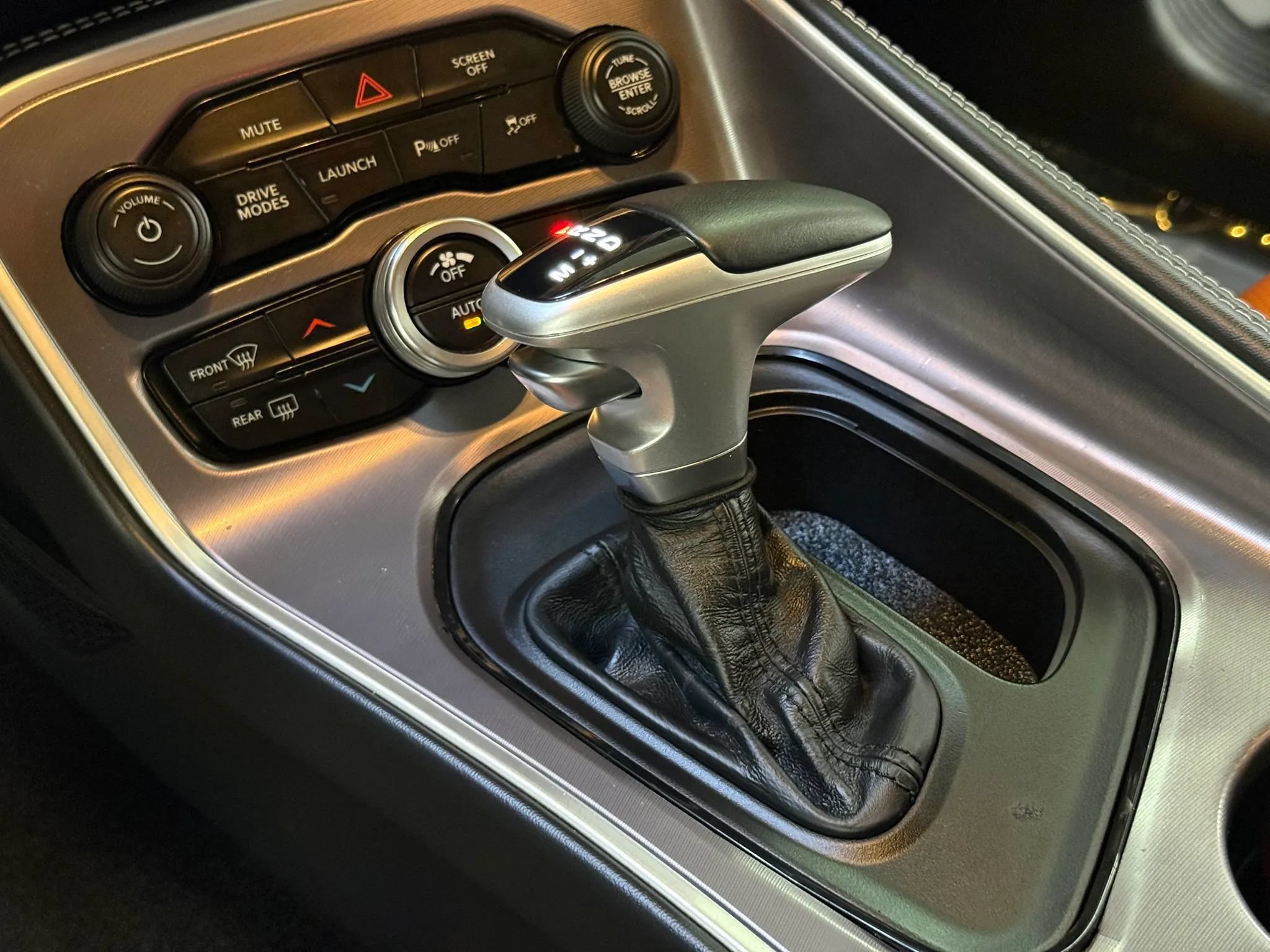 Used 2016 Dodge Challenger SRT w/ Technology Group RWD image 17