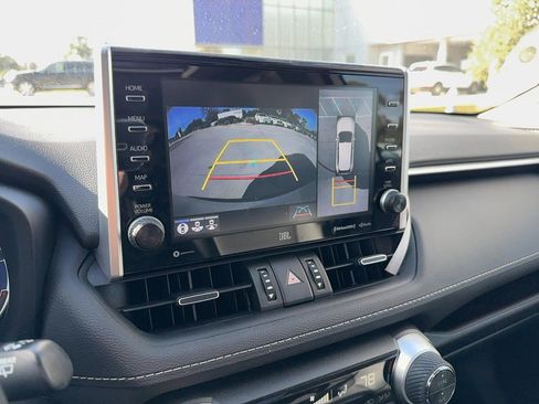 Used 2022 Toyota RAV4 Limited image 21