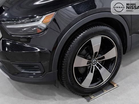 Used 2020 Volvo XC40 T5 Momentum w/ Protection Package AWD/4WD image 9