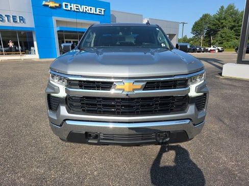 Used 2023 Chevrolet Silverado 1500 LT AWD/4WD image 2