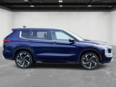 Used 2024 Mitsubishi Outlander SE AWD/4WD image 4