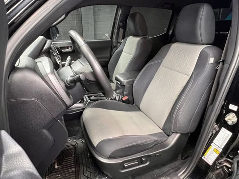 Used 2020 Toyota Tacoma TRD Sport w/ Advanced Technology Package AWD/4WD image 4