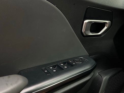 Used 2025 Kia K4 LXS image 19